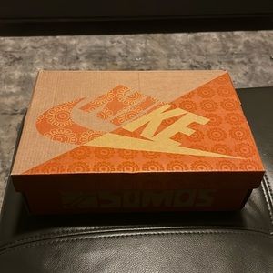 Nike, 9.5, Orange and beige